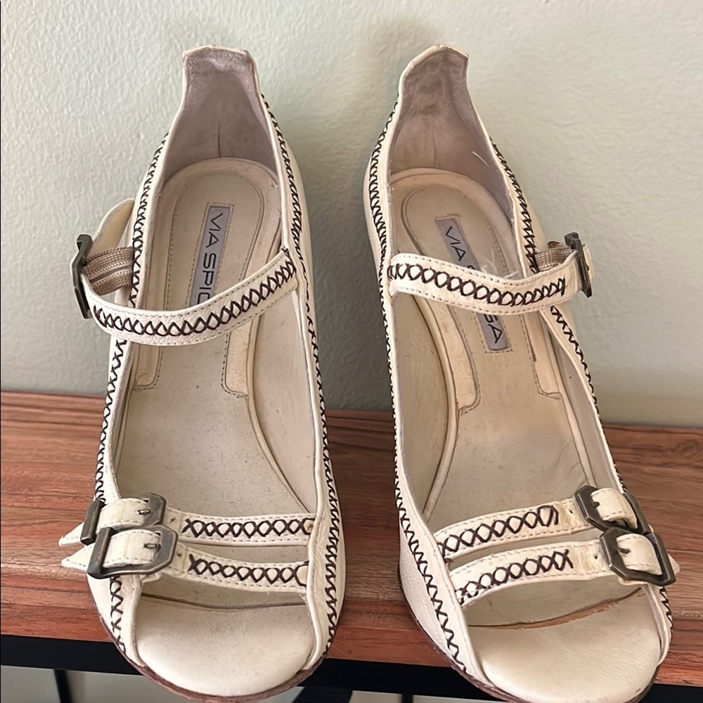 Via Spiga Cream Heels with Decorative Straps